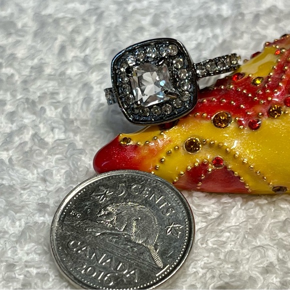 Black metal halo ring - Picture 5 of 7